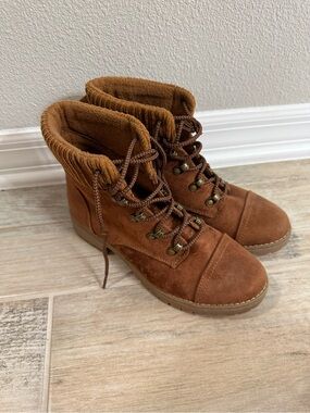 Universal Thread Brown Faux Suede Lace Up Combat Ankle Boots Women’s 7.5